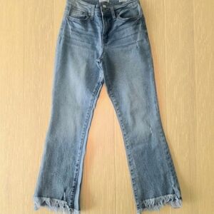 Sofia Vergara Mayra Crop Flare Jeans – Women’s Size 2 – Like New – Frayed Hem